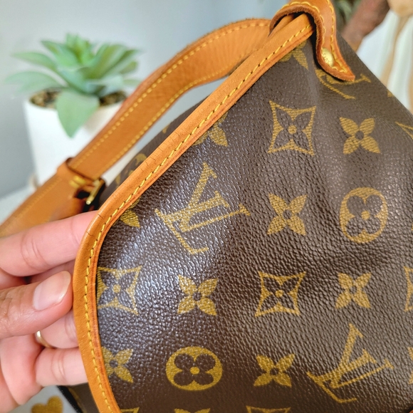 💕DISCONTINUED Very Rare Crossbody/Messenger Louis Vuitton Saumur 30 Monogram - Picture 11 of 16
